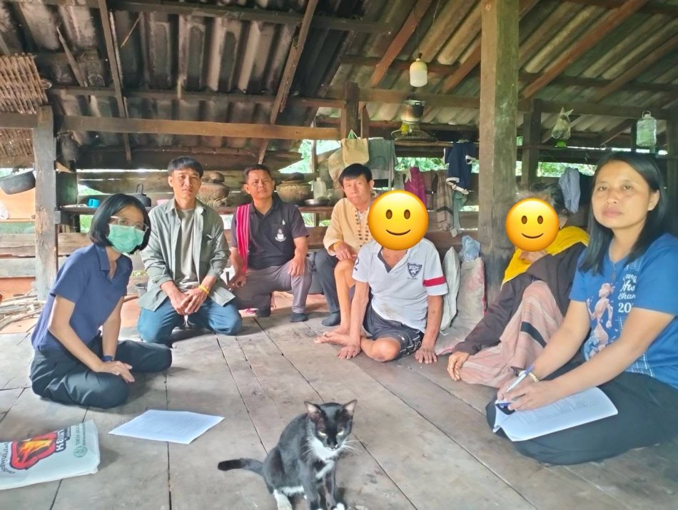 ลงพื้นที่ช่วยเหลือเงินสงเคราะห์เพื่อการยังชีพ และพบปะพูดคุย ให้กำลังใจ  ประชาชนในเขตพื้นที่